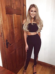 Gorgeous Northern Ireland Derry Girl 9