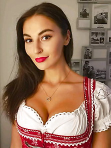 Sexy Dirndl Girls 258