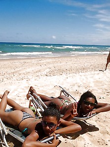 Tesuda Da Morena Na Praia