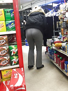 Mature Ass Candid