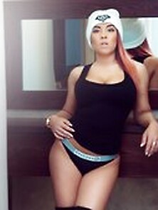 Athletic Big Tit Teen Webcam Striptease