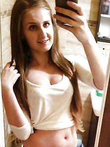 Selfie Teen Whit Big Boobs