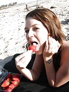 Audrina Ashley doing frisky things on the beach with her man