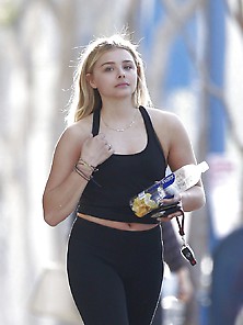 Chloe Moretz Pilates