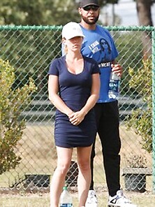 Kendra Wilkinson Braless