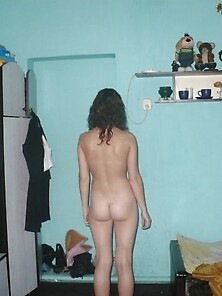 Amateur Gf Posing At Home 9