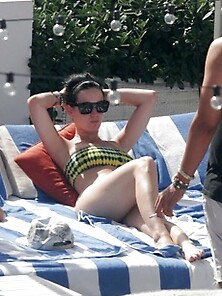 Hot Katy Perry In A Skimpy Tie Dyed Bikini