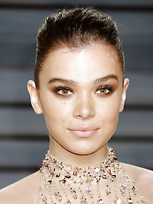 Hailee Steinfeld Oscar Party 2017