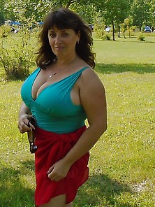 Busty Russian Woman 2646