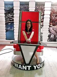 Laura Tobin - Sexy Weather Presenter