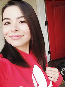 Miranda Cosgrove