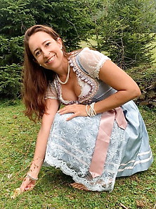 Sexy Dirndl Girls 271