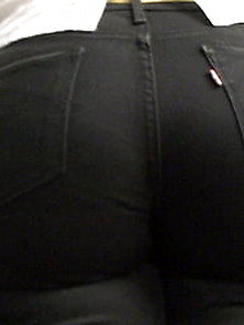 Spanish Blonde Pawg In Black Levis 501