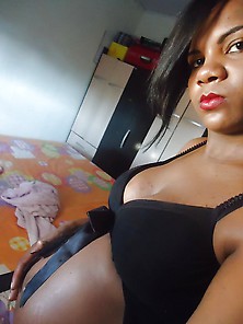 Negra Embarazada Y Caliente