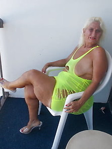 Cleavage Gilf Milf Edition