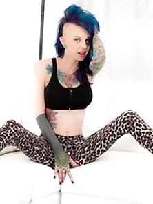 Kinky Punk Chick Shows