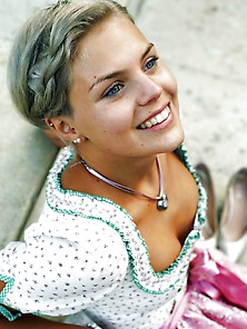 Sexy Dirndl Girls 116