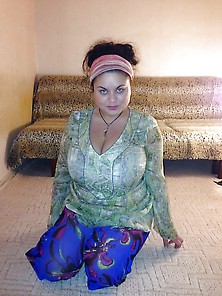 Busty Russian Woman 2888