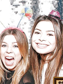 Miranda Cosgrove,  Jennette Mccurdy