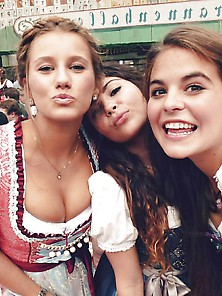 Hot Girls In Dirndl 2