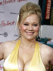 Celebrity Boobs - Caroline Rhea