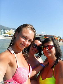 Amateur Girls At Vacation 5