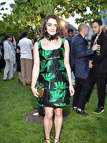 Maisie Williams Serpentine Party (Pt5)