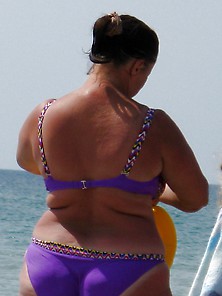 Bigbutt Bikini Milf