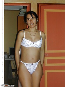 Brunette Amateur Mom Posing At Home