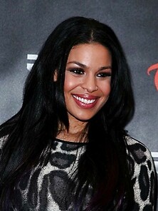 Jordin Sparks Shows Off Her Legs In Las Vegas