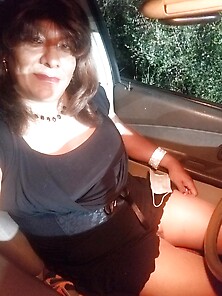 Seductive shemale Michelly Cinturinha rides a massive dildo