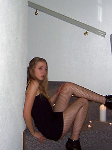 Blondes Teen In Diversen Outfits