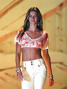 Gisele Bundchen - Sao Paulo Fashion Week