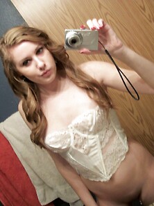 Amateur Teen Making Hot Selfshots 2