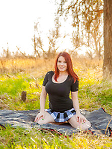 Redhead Starts Nice Picnic