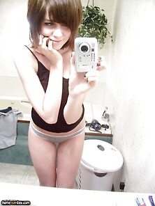 Attractive Teen Selfshooter