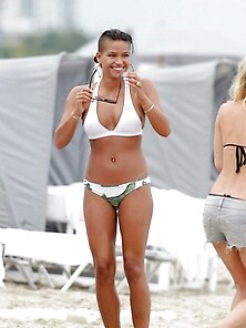 Cassie Ventura's Hot Booty In Sexy Bikini