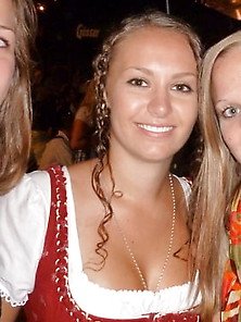 Sexy Dirndl Girls 247