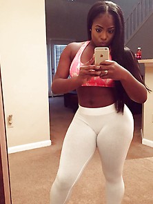 Black Women: Thick 32