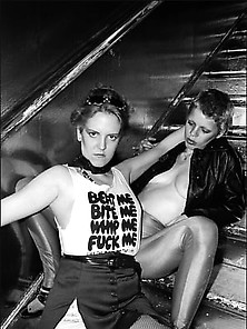 (Not Porn) New Yorks 1970S Punk Rock Scene At Cbgb - Mkx