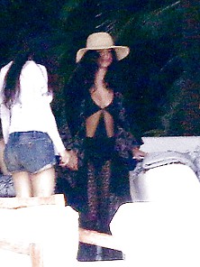 Selena Gomez Sexy Swimsuit Part 2