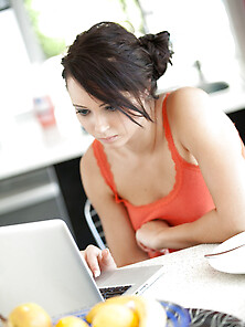 Orange Top Brunette Chats