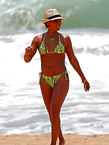 Jada Pinkett-Smith: Bikini Booty Milf (July 2015) - Ameman