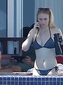 Sophie Turner Wearing A Bikini In Cabo San Lucas,  Mexico