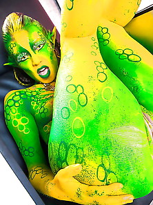 Seance De Body Painting Hot !