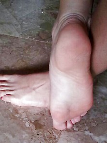 Piedi E Piante Dei Piedi Giovani