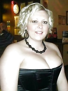 Huge Boob Blonde Bbw Flaunts Deep Cleavage