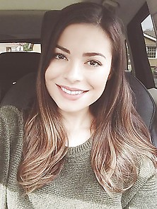 Miranda Cosgrove 2015-2016