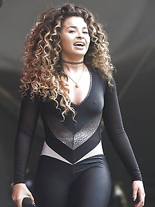 Ella Eyre