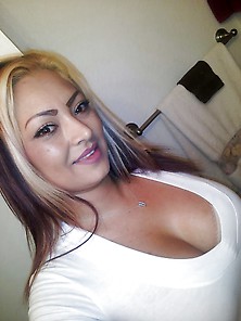 Gorgeous Latina Milf